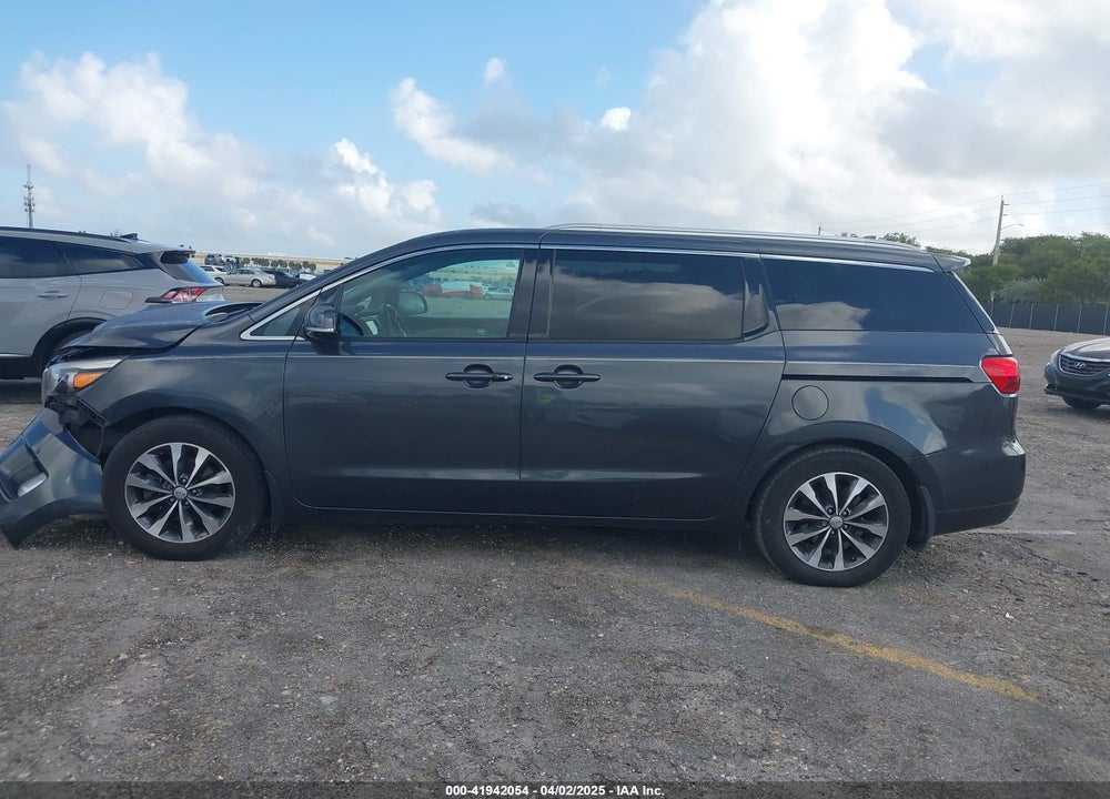 2017 KIA SEDONA SX VIN: KNDMC5C11H6269921