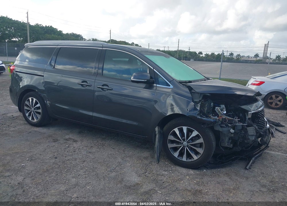 2017 KIA SEDONA SX VIN: KNDMC5C11H6269921
