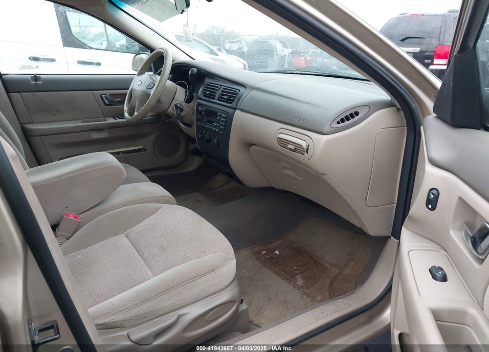 2000 FORD TAURUS VIN: 1FAFP5523YG137665
