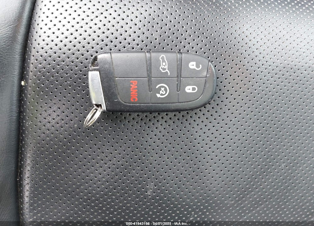 2015 JEEP GRAND CHEROKEE OVERLAND VIN: 1C4RJFCG3FC136730