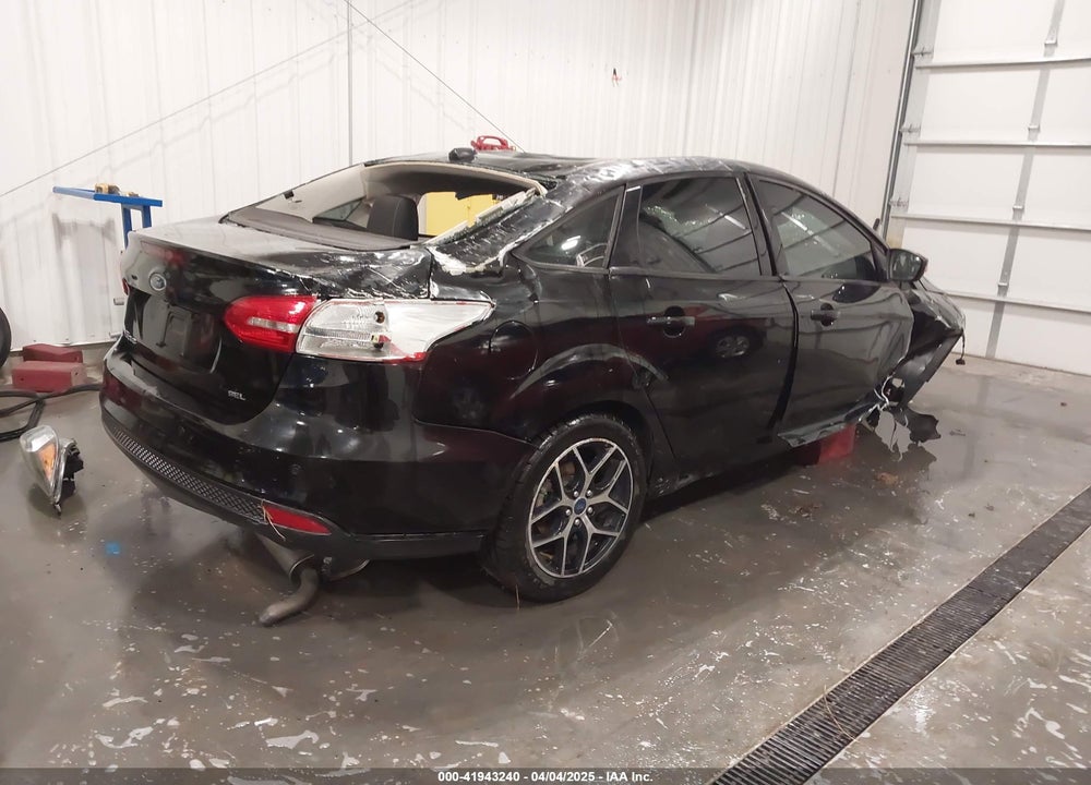 2017 FORD FOCUS SEL VIN: 1FADP3H23HL303827