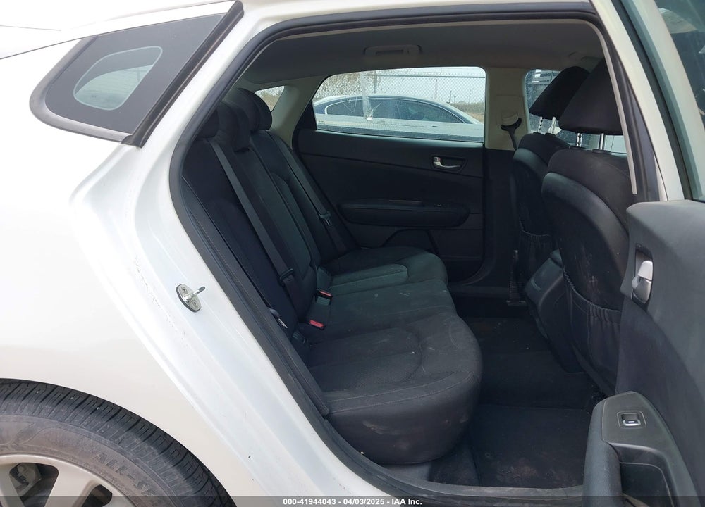 2018 KIA OPTIMA VIN: KNAGT4L3XJ5205443