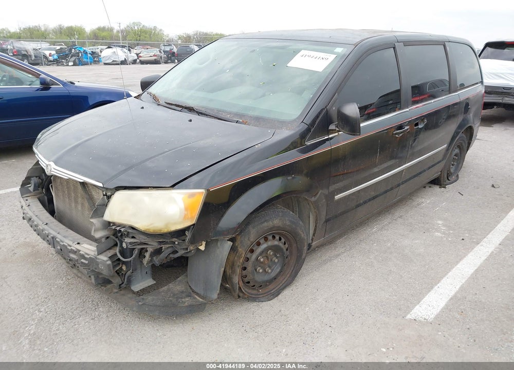 2010 CHRYSLER TOWN & COUNTRY LX VIN: 2A4RR4DE2AR120670