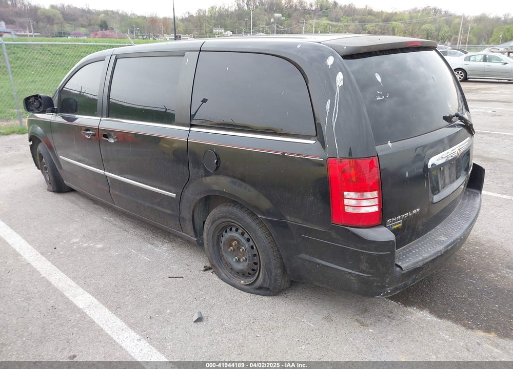 2010 CHRYSLER TOWN & COUNTRY LX VIN: 2A4RR4DE2AR120670