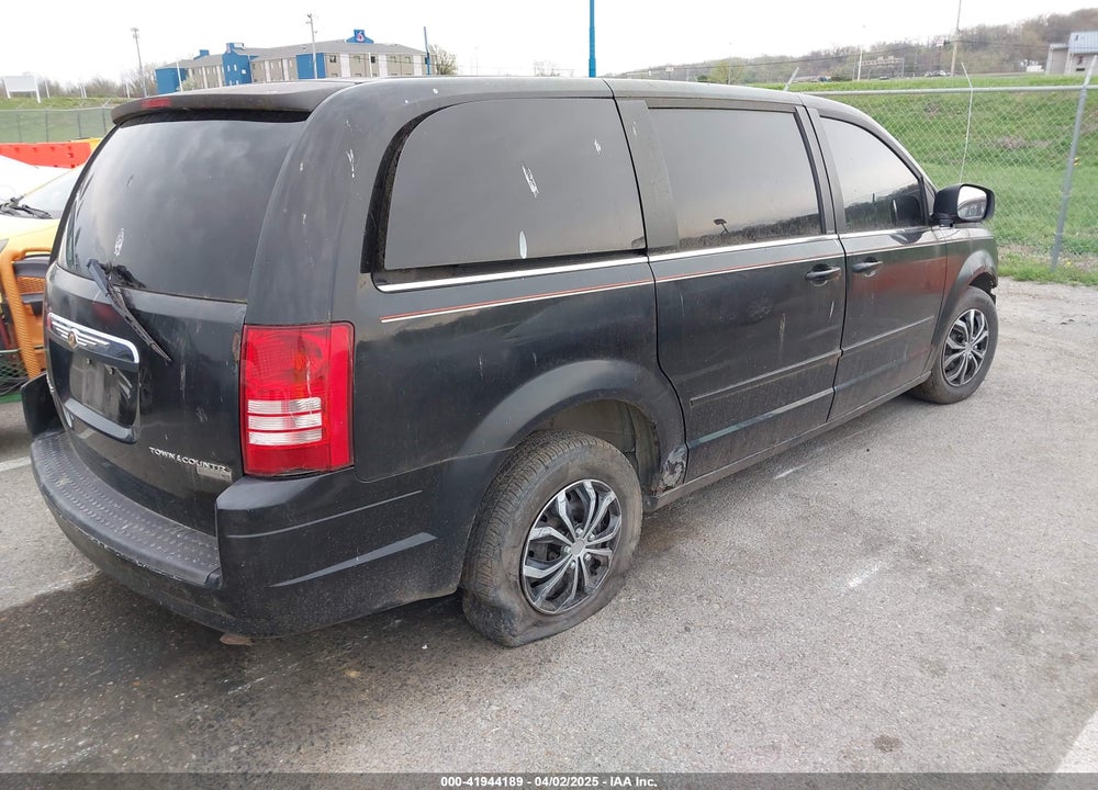 2010 CHRYSLER TOWN & COUNTRY LX VIN: 2A4RR4DE2AR120670