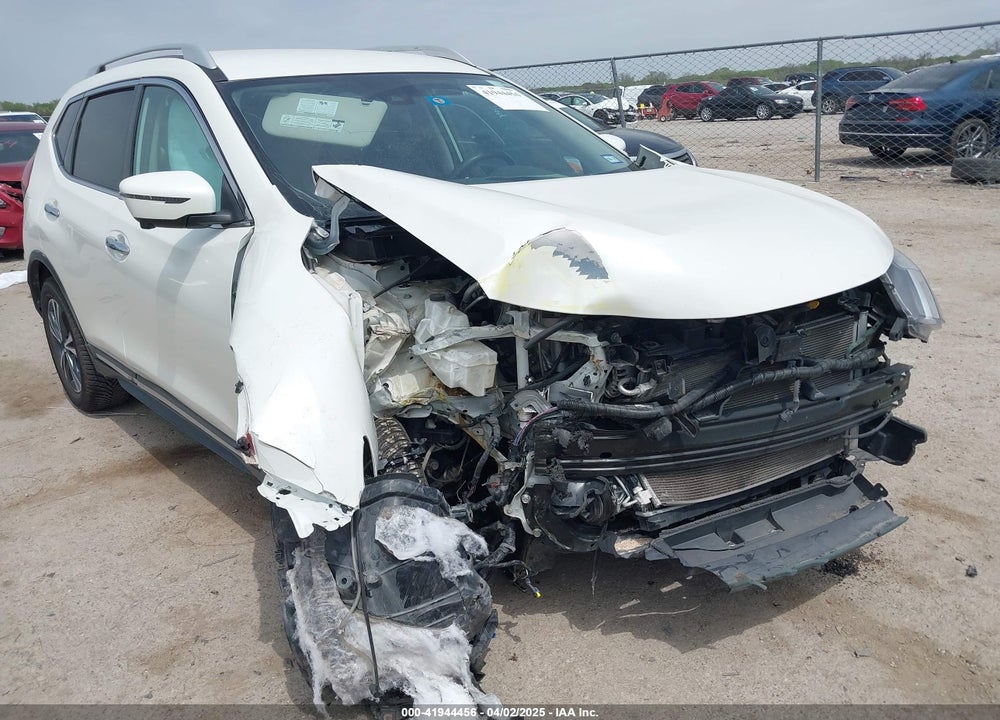 2017 NISSAN ROGUE VIN: 5N1AT2MT1HC848101