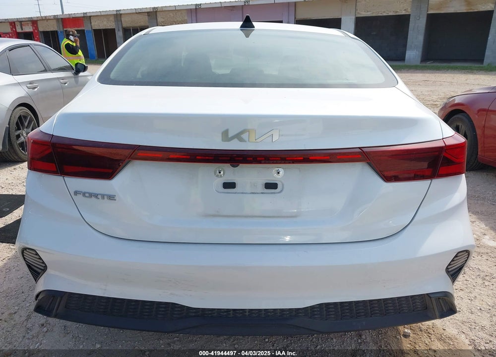 2023 KIA FORTE LXS VIN: 3KPF24AD2PE637132