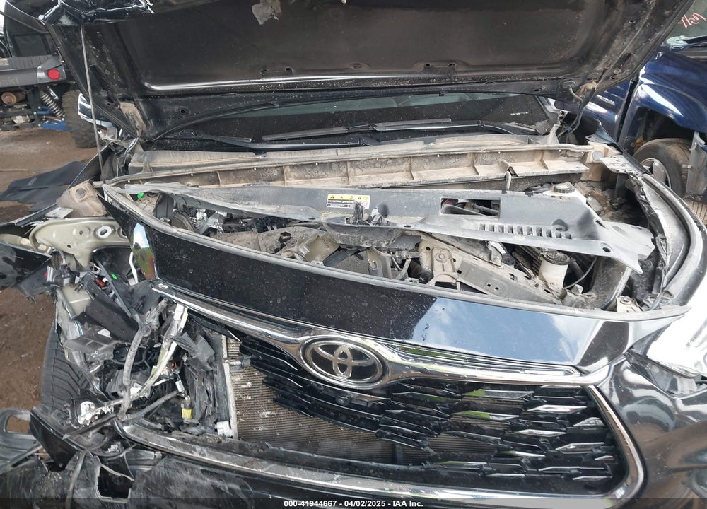 2022 TOYOTA HIGHLANDER VIN: 5TDFZRAHXNS132762