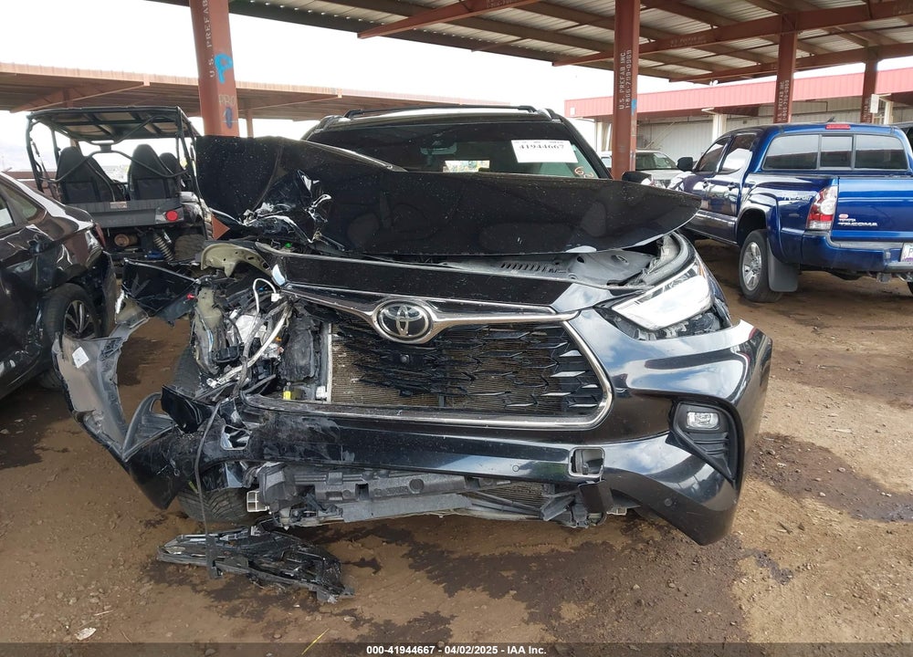 2022 TOYOTA HIGHLANDER VIN: 5TDFZRAHXNS132762