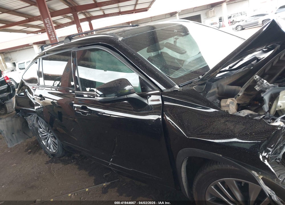2022 TOYOTA HIGHLANDER VIN: 5TDFZRAHXNS132762