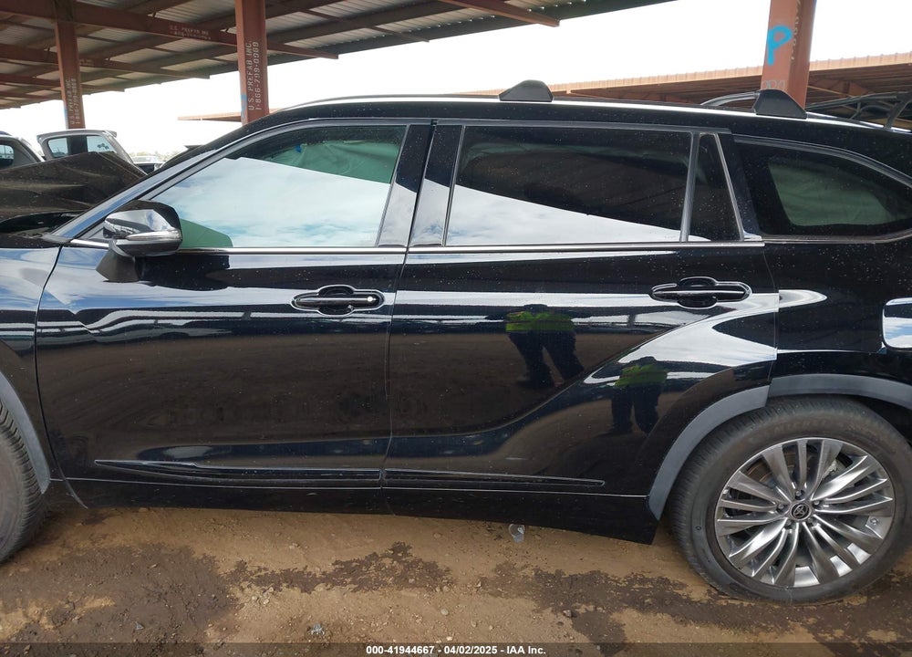 2022 TOYOTA HIGHLANDER VIN: 5TDFZRAHXNS132762