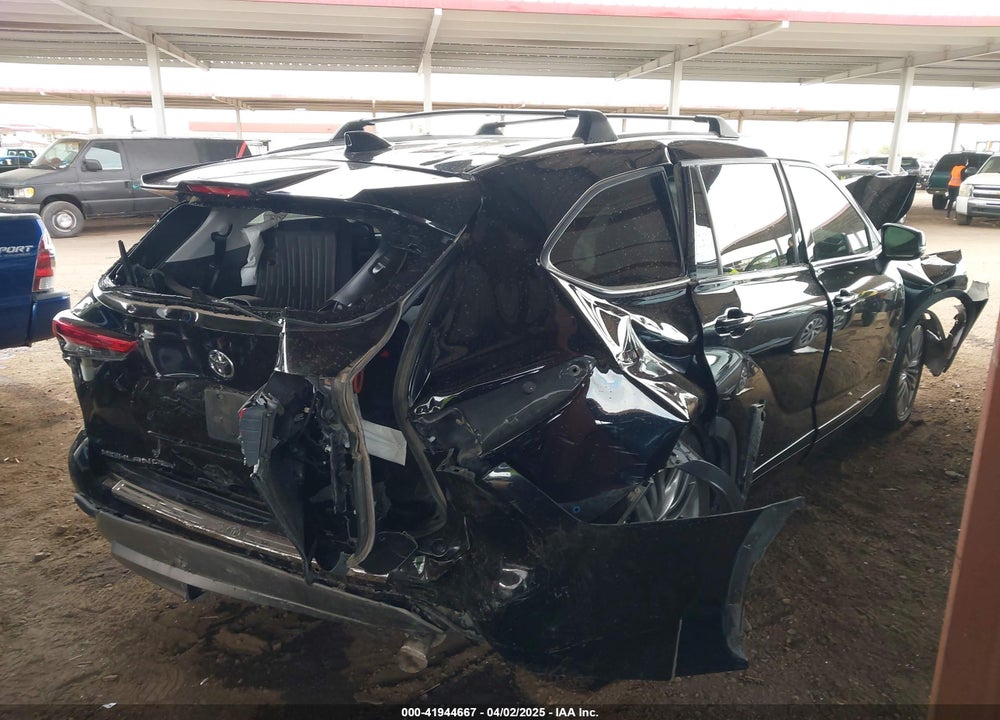 2022 TOYOTA HIGHLANDER VIN: 5TDFZRAHXNS132762