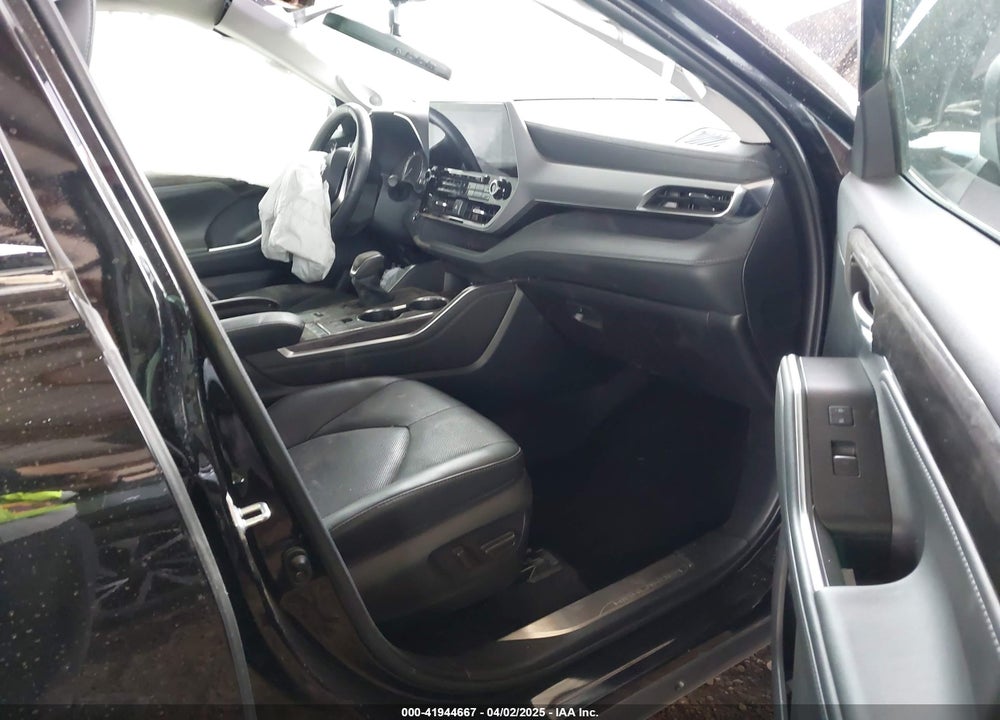 2022 TOYOTA HIGHLANDER VIN: 5TDFZRAHXNS132762