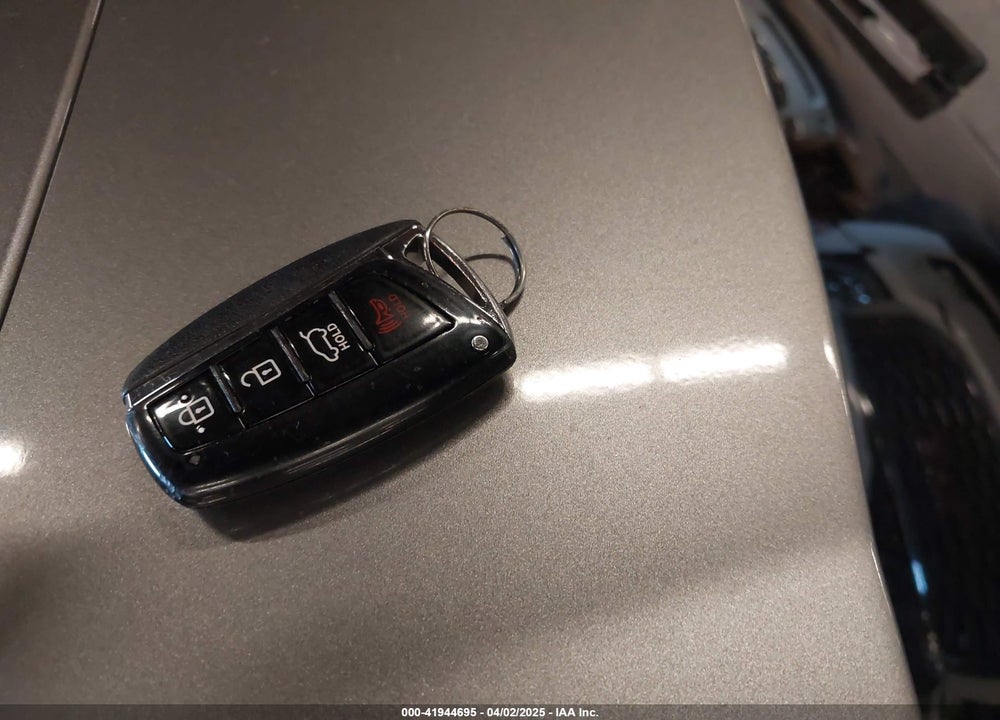 2014 HYUNDAI SANTA FE VIN: 5XYZWDLA0EG141153