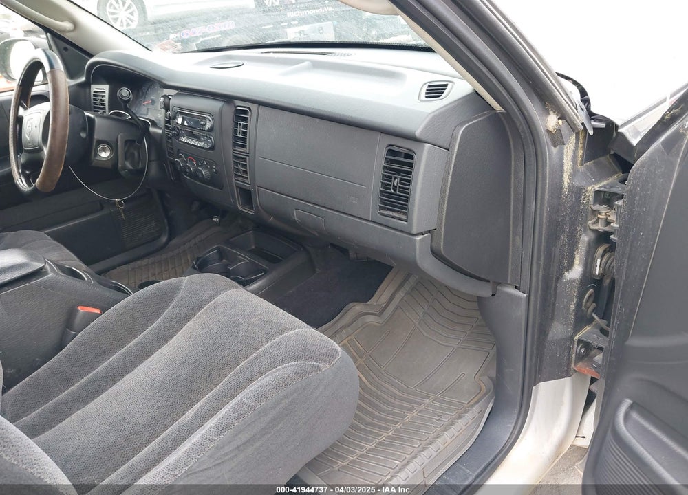 2004 DODGE DAKOTA SLT VIN: 1D7HL48K84S728575