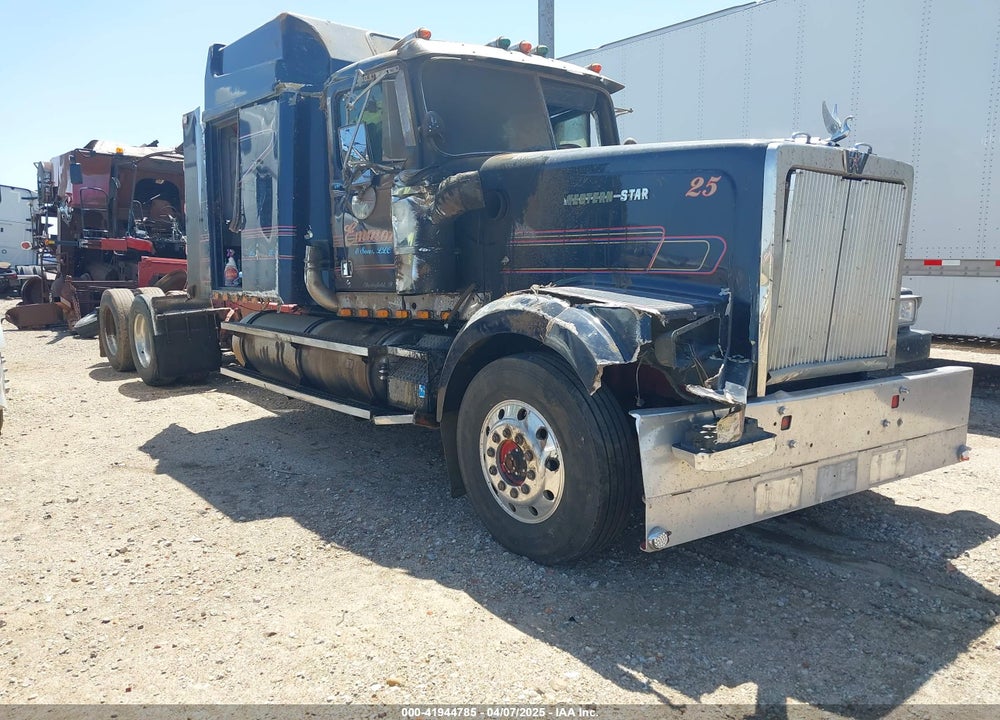 1996 WESTERN STAR/AUTO CAR 4900 4900 VIN: 2WKPDCXH6TK943417