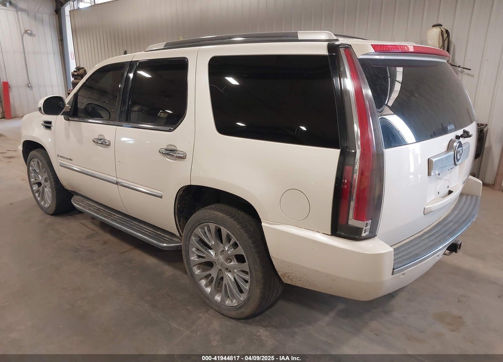 2008 CADILLAC ESCALADE STANDARD VIN: 1GYFK63878R215773