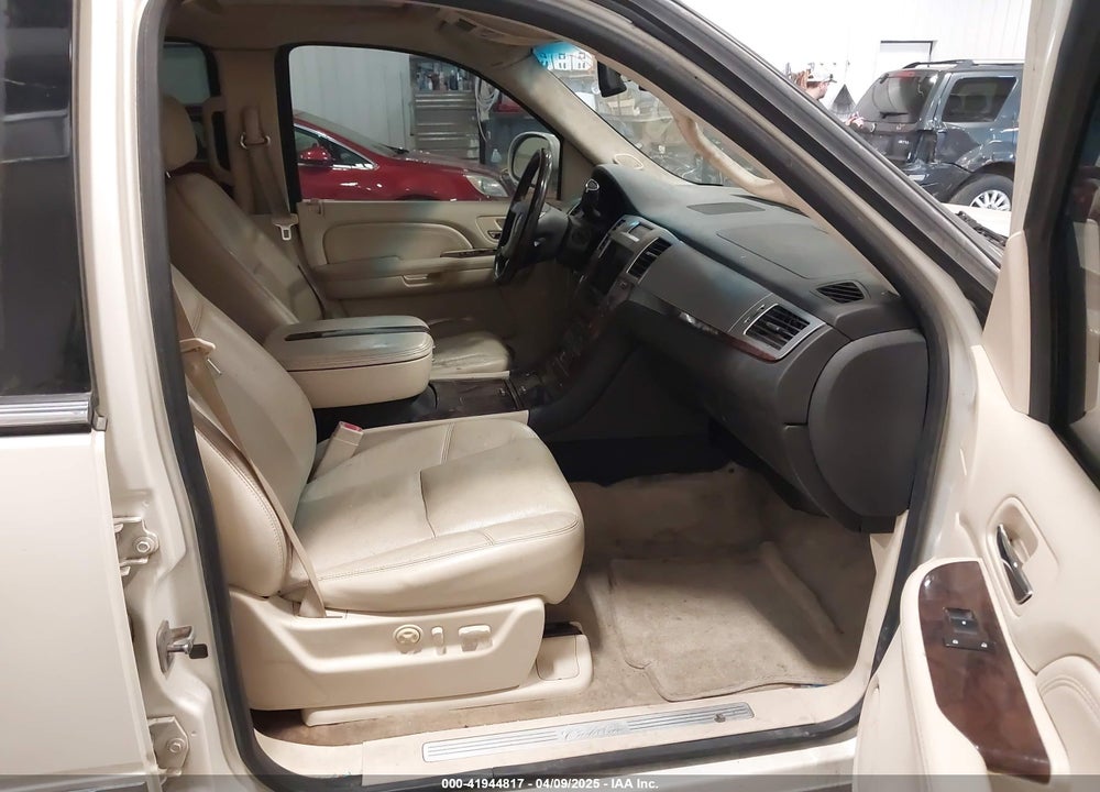 2008 CADILLAC ESCALADE STANDARD VIN: 1GYFK63878R215773