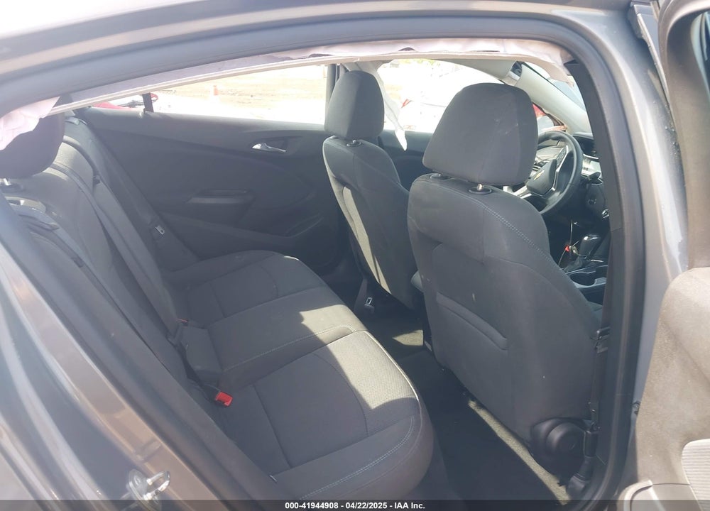 2018 CHEVROLET CRUZE VIN: 1G1BE5SM8J7191384