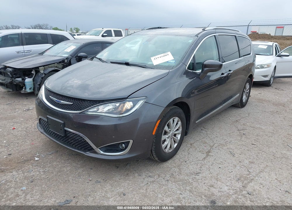 2019 CHRYSLER PACIFICA TOURING L VIN: 2C4RC1BGXKR526286