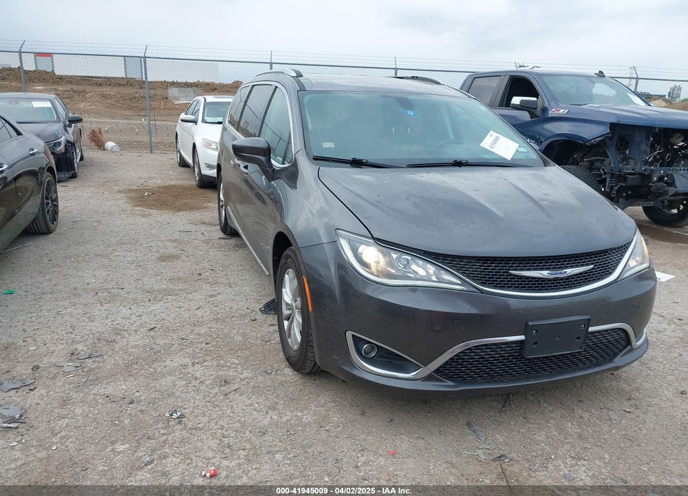 2019 CHRYSLER PACIFICA TOURING L VIN: 2C4RC1BGXKR526286