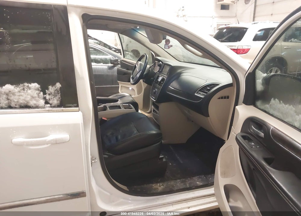 2014 CHRYSLER TOWN & COUNTRY TOURING VIN: 2C4RC1BG3ER293212