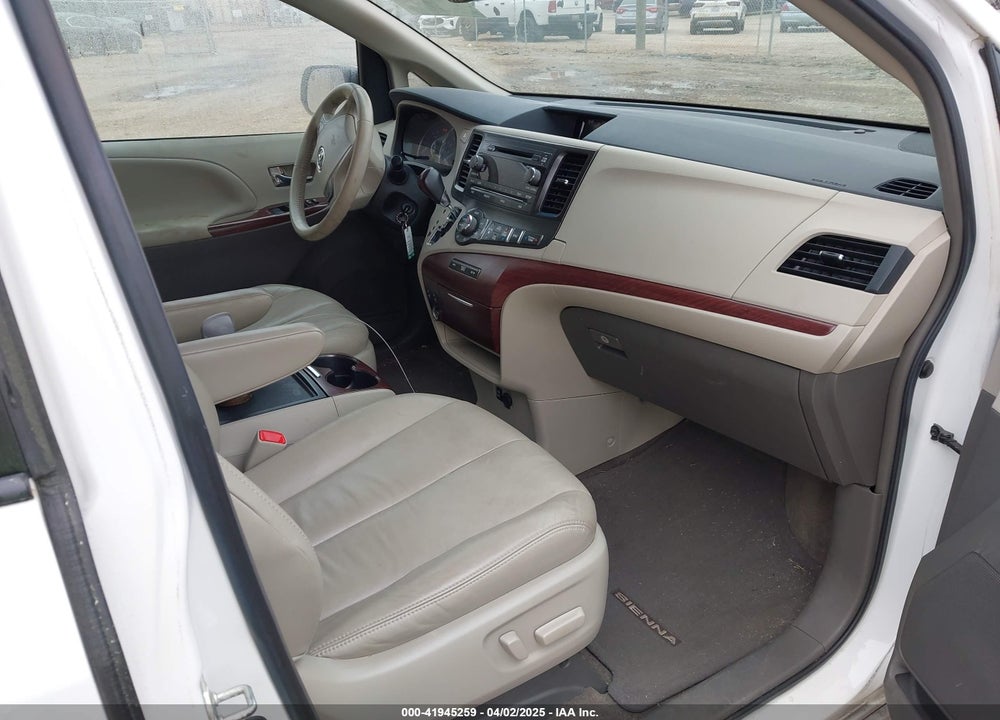 2013 TOYOTA SIENNA VIN: 5TDYK3DC3DS384510