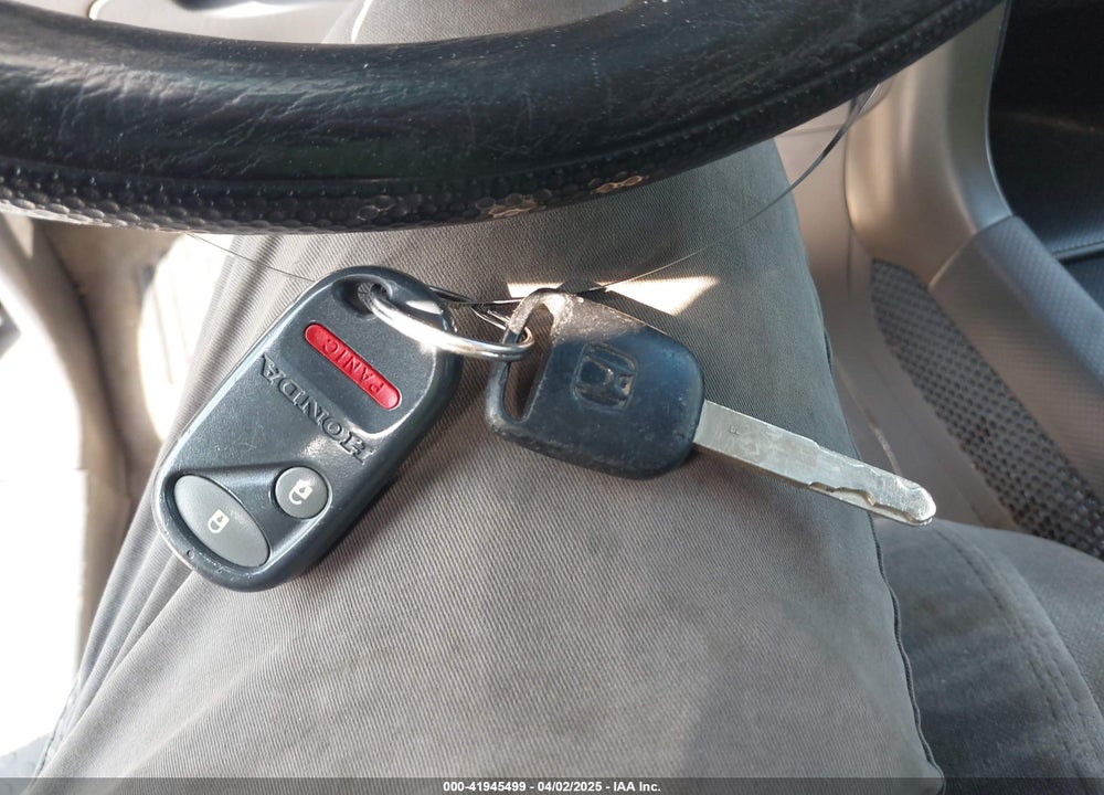 2003 HONDA PILOT EX VIN: 2HKYF18473H509895