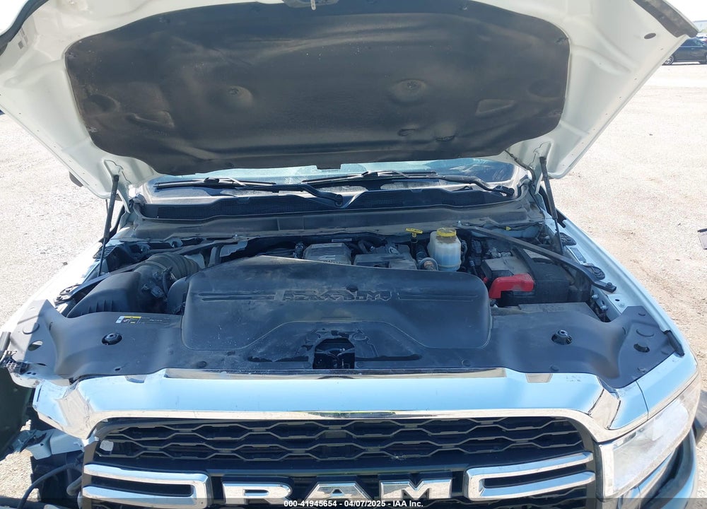 2024 RAM 5500 CHASSIS TRADESMAN/SLT VIN: 3C7WRMEL2RG120100