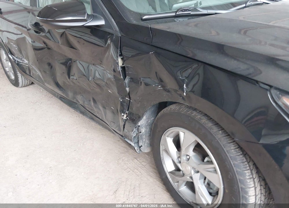 2022 HYUNDAI ELANTRA SE VIN: KMHLL4AG9NU325040