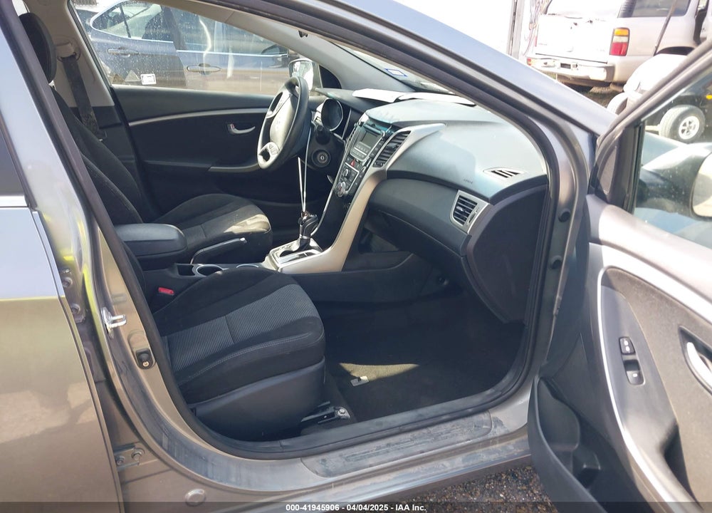 2017 HYUNDAI ELANTRA GT VIN: KMHD35LH9HU379930