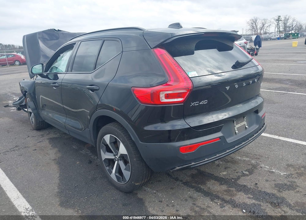 2023 VOLVO XC40 VIN: YV4L12UWXP2009398