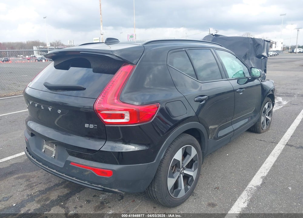 2023 VOLVO XC40 VIN: YV4L12UWXP2009398