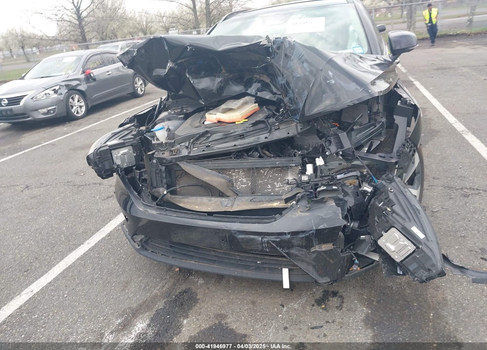 2023 VOLVO XC40 VIN: YV4L12UWXP2009398