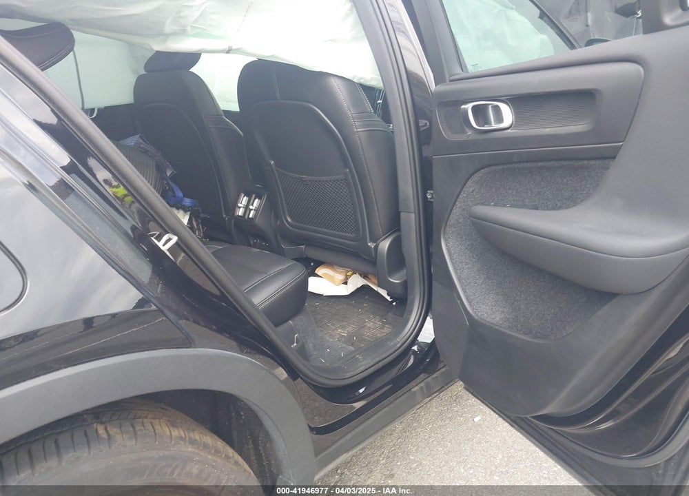 2023 VOLVO XC40 VIN: YV4L12UWXP2009398