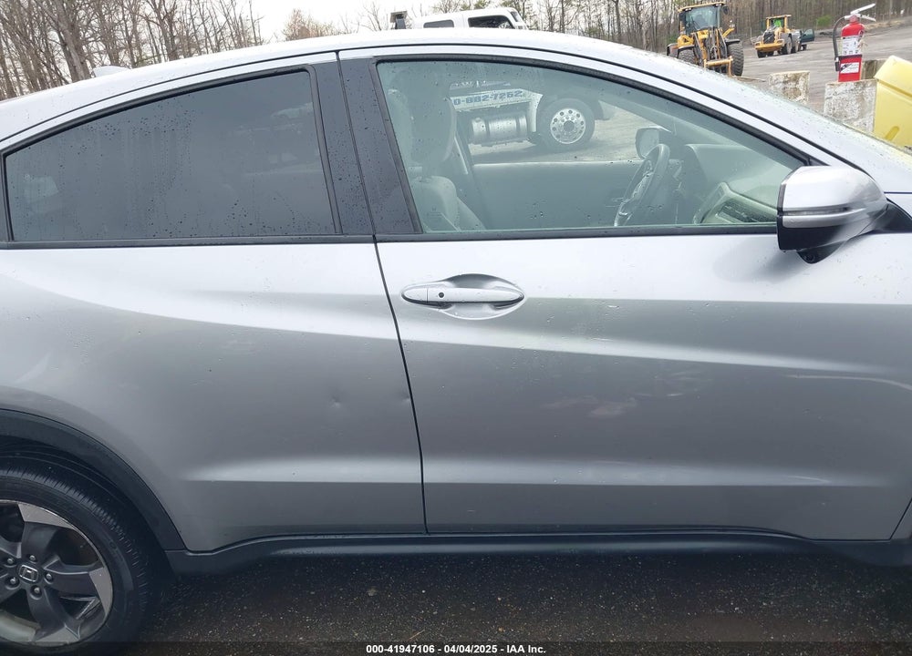 2018 HONDA HR-V VIN: 3CZRU6H55JG703468
