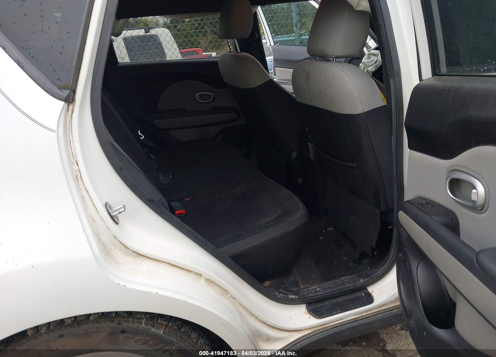 2014 KIA SOUL VIN: KNDJN2A23E7072018