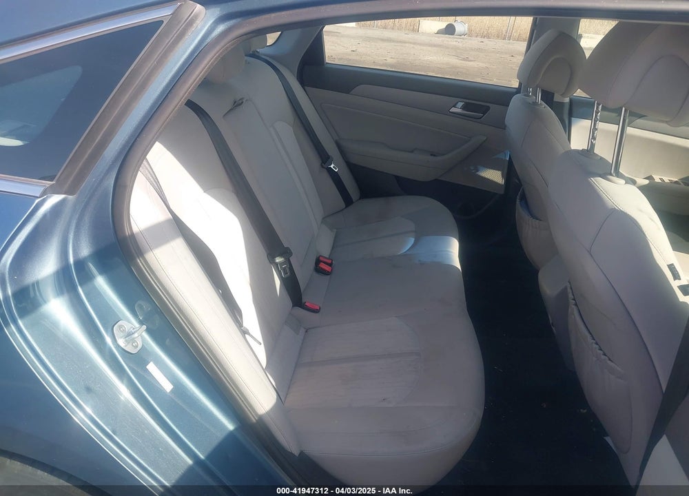 2016 HYUNDAI SONATA HYBRID VIN: KMHE24L13GA037586