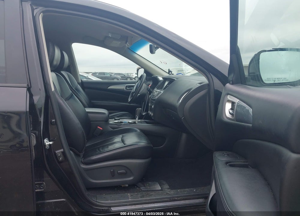 2017 NISSAN PATHFINDER SL VIN: 5N1DR2MM8HC690215