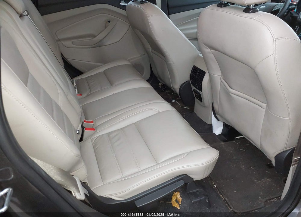 2017 FORD ESCAPE VIN: 1FMCU0J98HUB60402