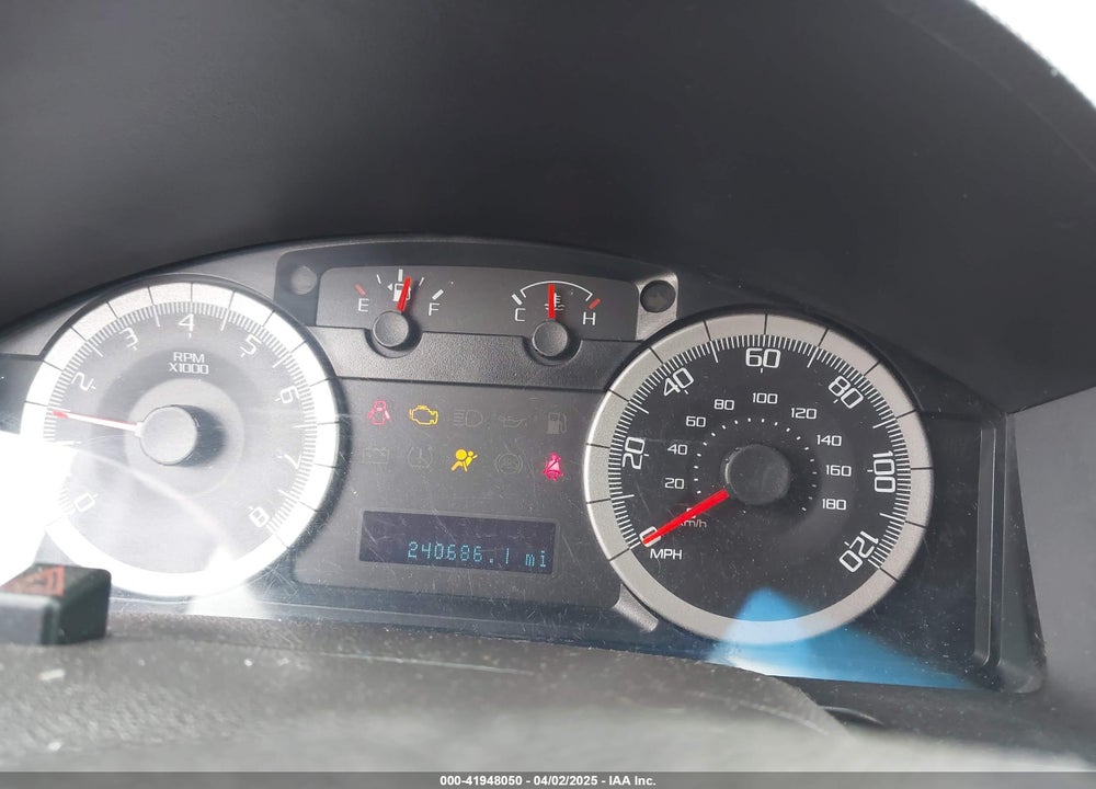 2008 FORD ESCAPE LIMITED VIN: 1FMCU04158KB42604