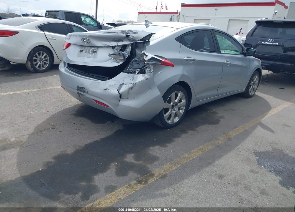 2012 HYUNDAI ELANTRA VIN: 5NPDH4AE8CH149713
