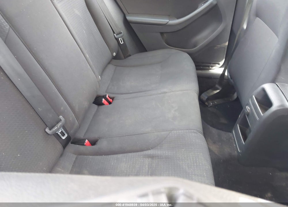 2016 VOLKSWAGEN JETTA VIN: 3VW267AJ6GM363110