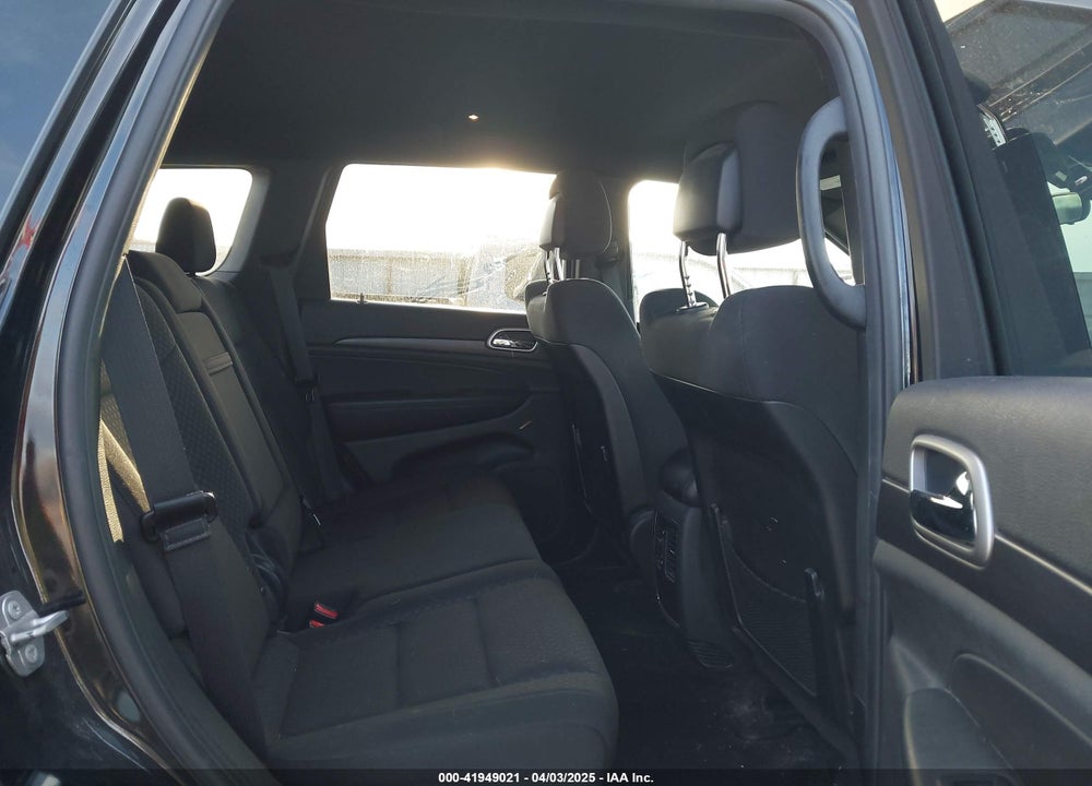 2018 JEEP GRAND CHEROKEE VIN: 1C4RJFAG0JC305842