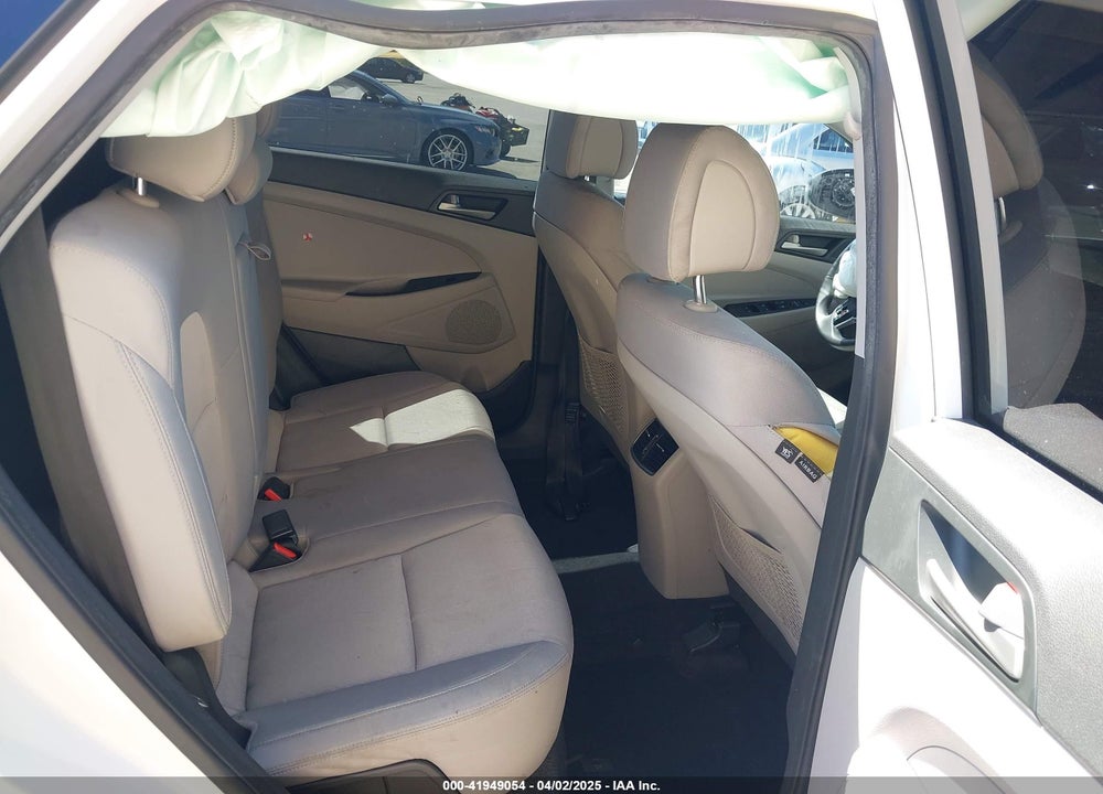 2018 HYUNDAI TUCSON VIN: KM8J33AL3JU802103