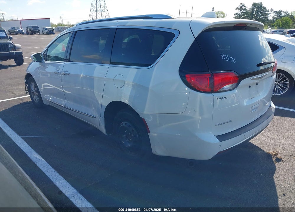 2018 CHRYSLER PACIFICA TOURING L VIN: 2C4RC1BG8JR269594