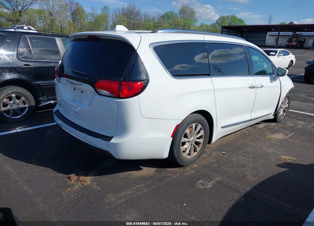 2018 CHRYSLER PACIFICA TOURING L VIN: 2C4RC1BG8JR269594