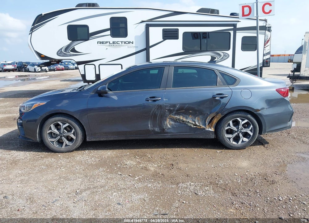 2021 KIA FORTE VIN: 3KPF24AD5ME305486