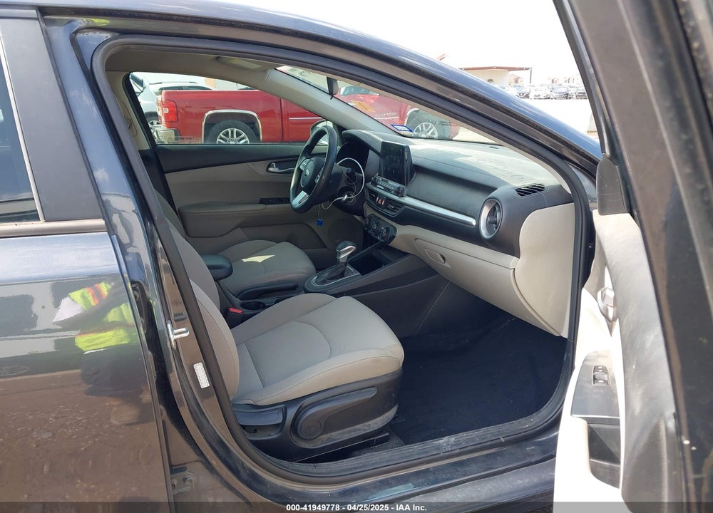 2021 KIA FORTE VIN: 3KPF24AD5ME305486