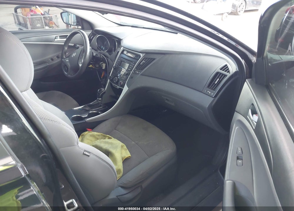2014 HYUNDAI SONATA VIN: 5NPEB4AC1EH835941